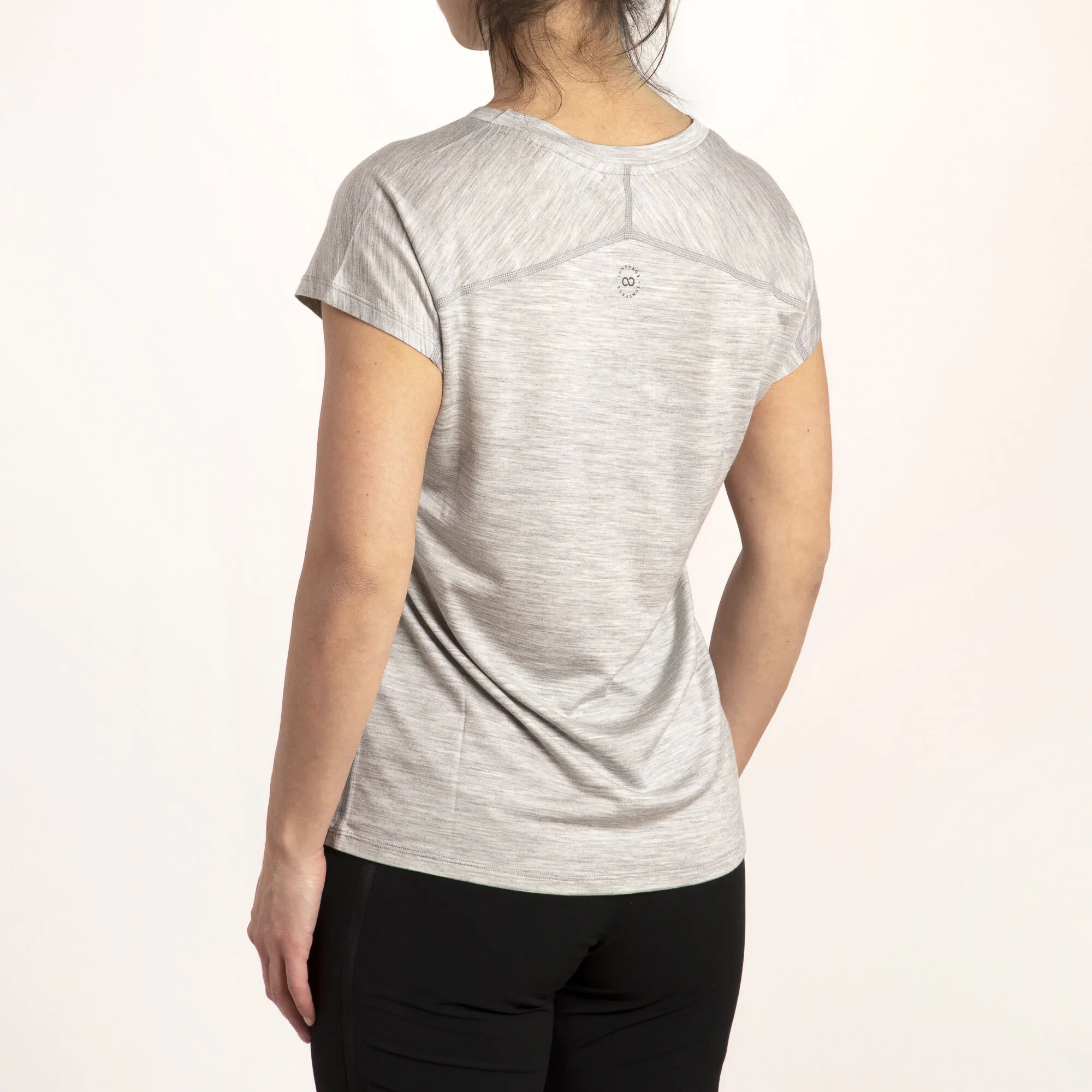 Lundhags Women&#x27;s Illusion Merino Light Top Light Grey | Buy Lundhags Women&#x27;s Illusion Merino Light Top Light Grey here | Outnorth